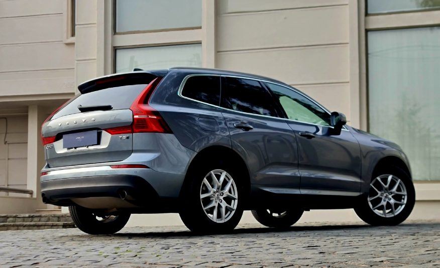 2021 Volvo XC60 2.0 T5 Momentum Auto 4WD